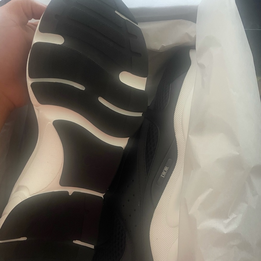 Brand new Dior B22 sneakers. In the box, never worn. - Picture 2 of 4